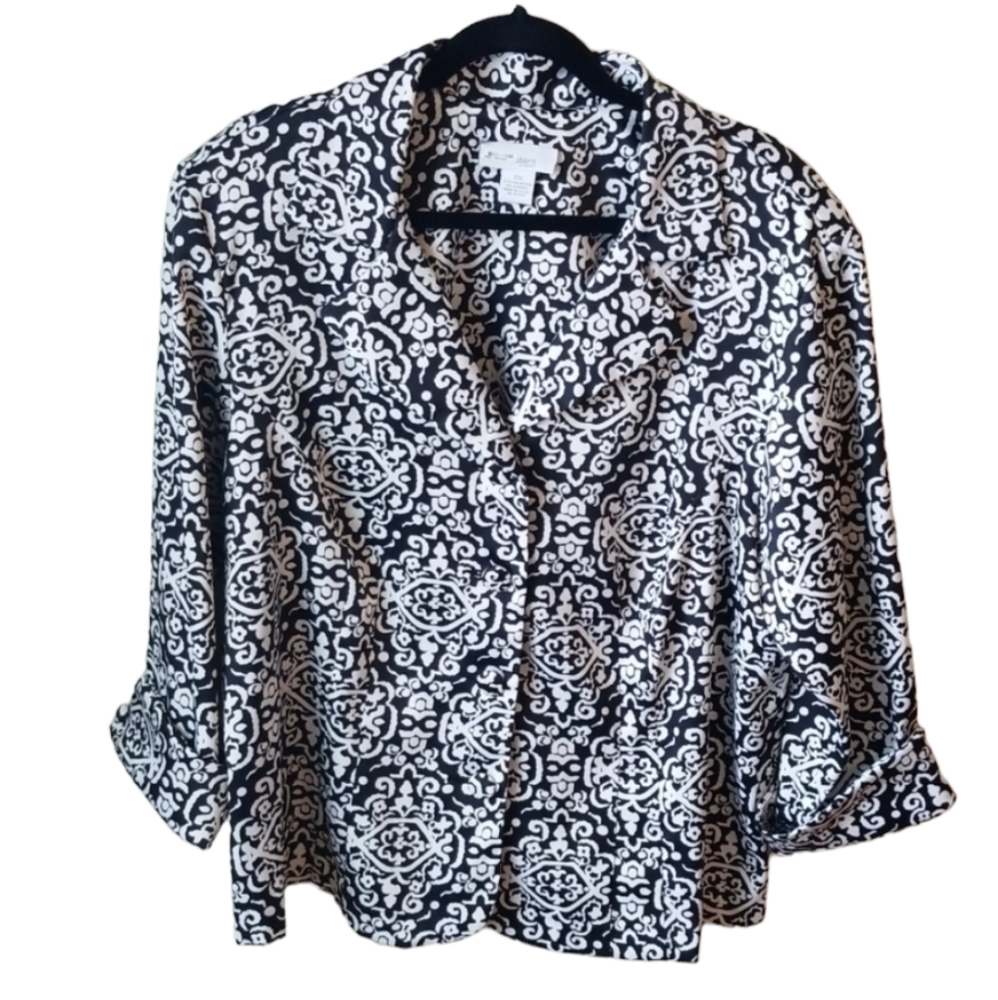 Size 2X, Dress Barn 3/4 sleeve blazer, black and white, lightweight